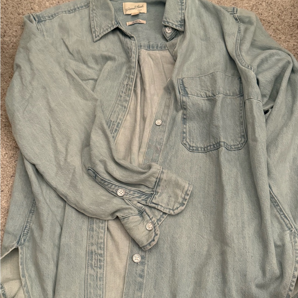 Universal Thread Light Blue Button Down Shirt
